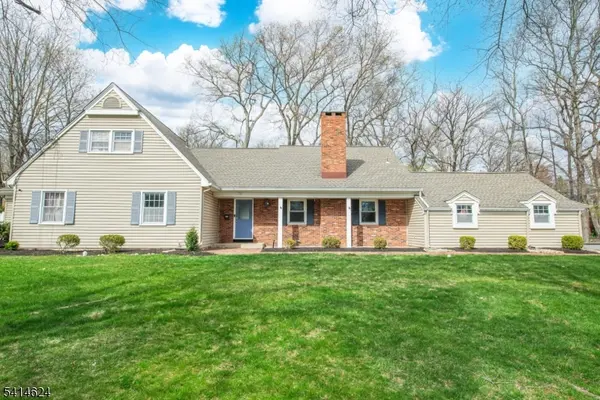 32 Cutler Dr, Morris Plains Boro, NJ 07950