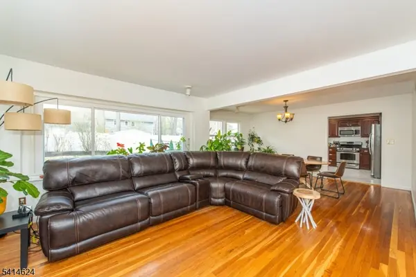 32 Cutler Dr, Morris Plains Boro, NJ 07950