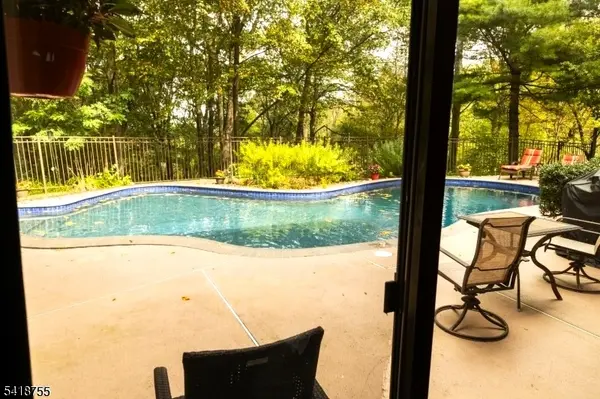 505 Lannon Ln, Bethlehem Twp., NJ 08826