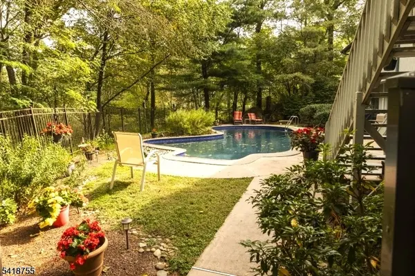 505 Lannon Ln, Bethlehem Twp., NJ 08826