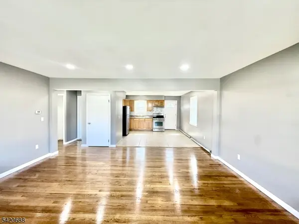 30 Cottage Pl, Garfield City, NJ 07026