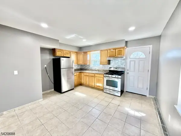 30 Cottage Pl, Garfield City, NJ 07026