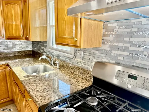 30 Cottage Pl, Garfield City, NJ 07026