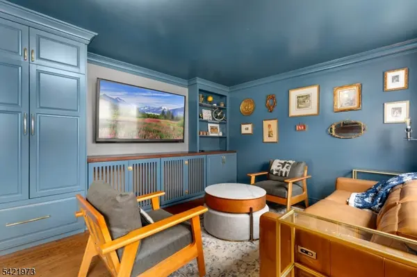 38 Hinsdale Pl, Newark City, NJ 07104