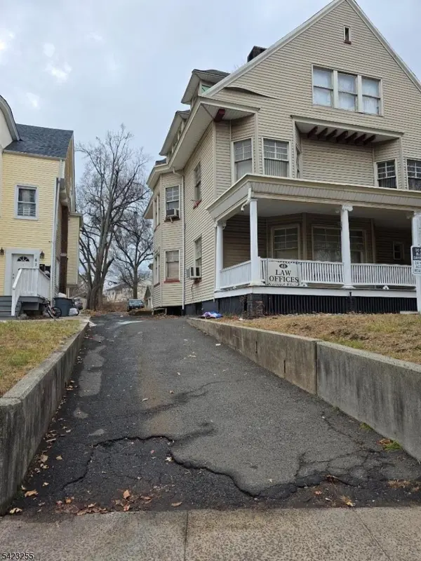 63 Washington St, East Orange City, NJ 07017