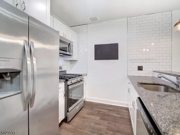 90 Clinton Ave #204, Newark City, NJ 07114