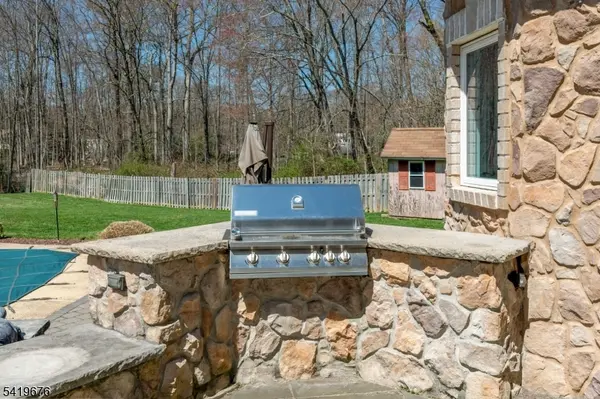 262 Skyline Dr, Long Hill Twp., NJ 07946