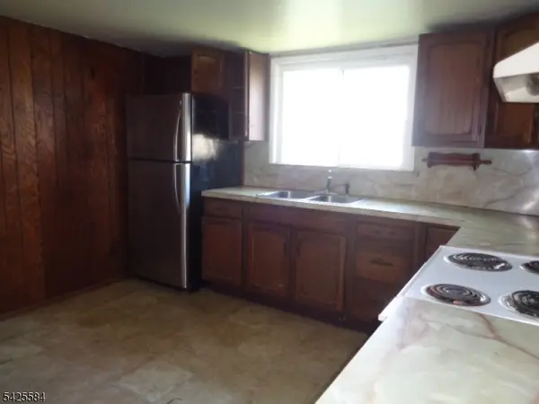 82 Castle Heights Ave, Pennsville Twp., NJ 08070