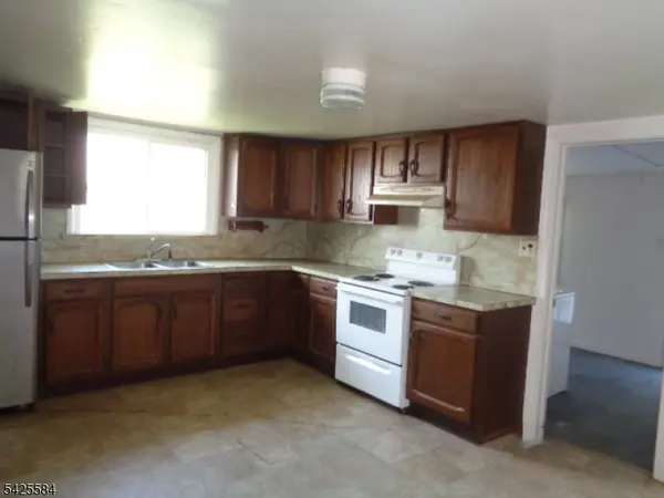 82 Castle Heights Ave, Pennsville Twp., NJ 08070