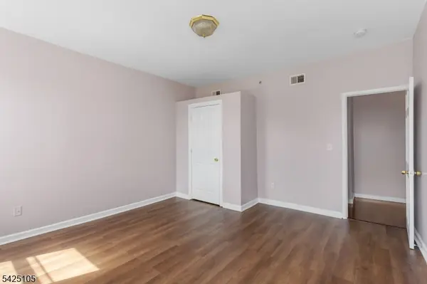 133 N Maple Ave #405, East Orange City, NJ 07017