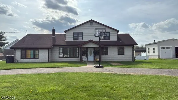 1777 Springtown Rd, Alpha Boro, NJ 08865