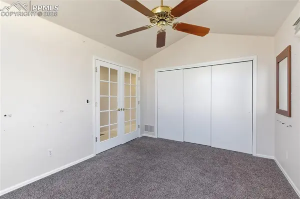 215 Luxury LN, Colorado Springs, CO 80921