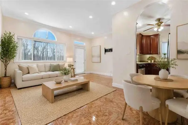 7221 Hillmeyer AVE, Arverne, NY 11692