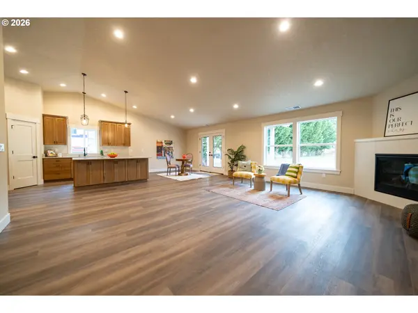 950 6TH ST, Lyons, OR 97358