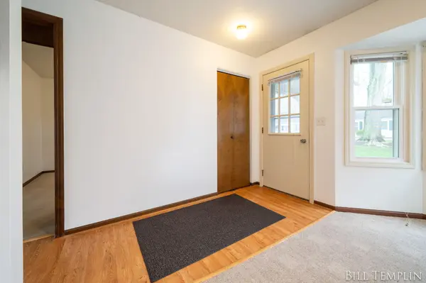 998 Village LN, Georgetown Twp, MI 49428