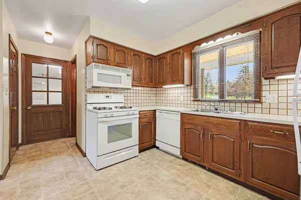 3135 Wildridge DR NE, Grand Rapids Twp, MI 49525