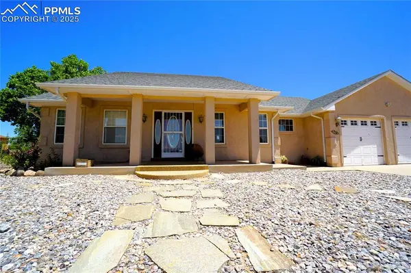 461 E Fredonia DR, Pueblo, CO 81007