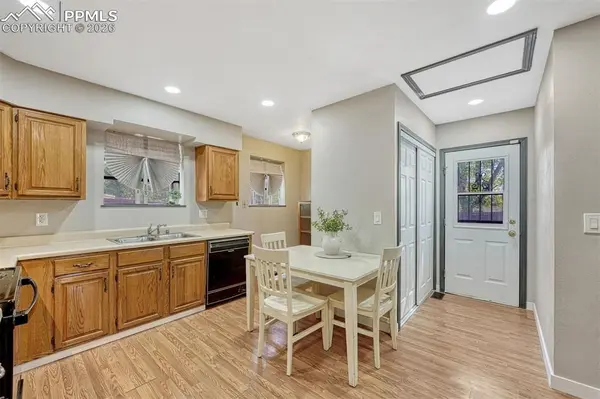 929 S Arcadia ST, Colorado Springs, CO 80903