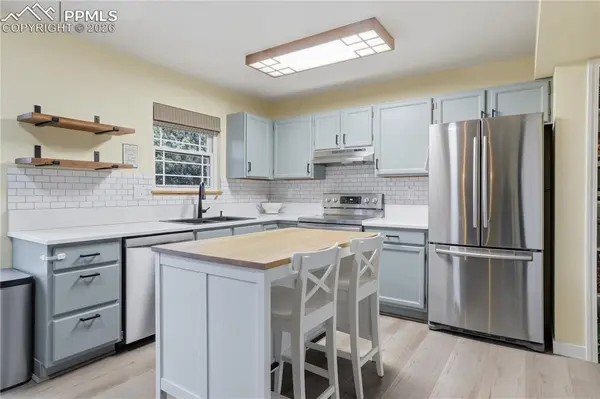 5833 Wisteria DR, Colorado Springs, CO 80919