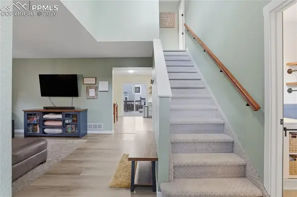 5833 Wisteria DR, Colorado Springs, CO 80919