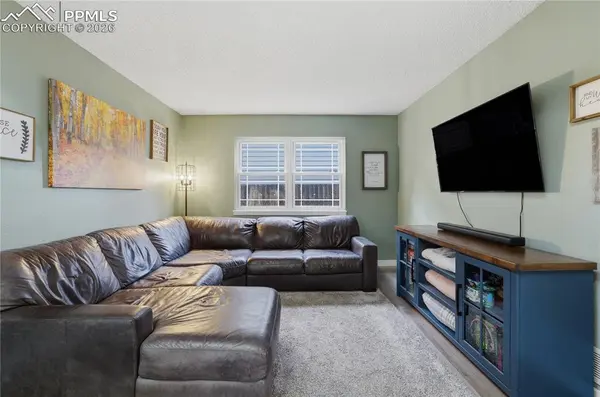 5833 Wisteria DR, Colorado Springs, CO 80919