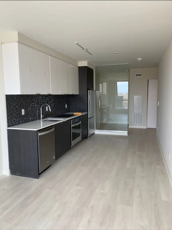 2 Sonic WAY #405, Toronto C11, ON M3C 0P2