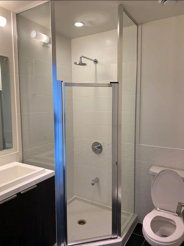 2 Sonic WAY #405, Toronto C11, ON M3C 0P2