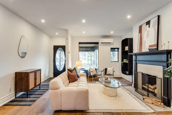 88 Grace ST, Toronto C01, ON M6J 2S2