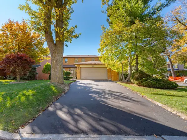 18 Whitman ST, Toronto C14, ON M2M 3H8