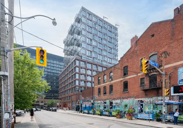 2 Augusta AVE #507, Toronto C01, ON M5V 0T3