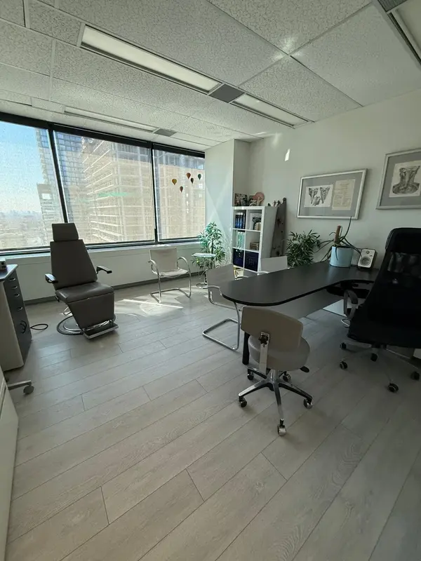 180 Dundas ST #2003, Toronto C01, ON M5G 1Z8