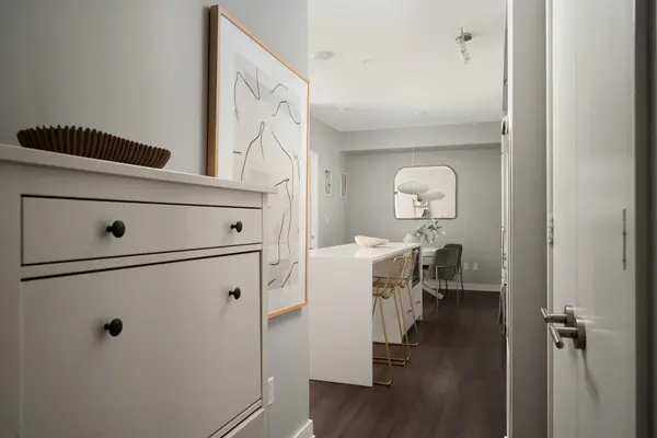 106 Dovercourt RD #321, Toronto C01, ON M6J 3C3