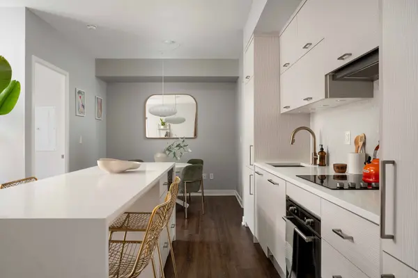 106 Dovercourt RD #321, Toronto C01, ON M6J 3C3