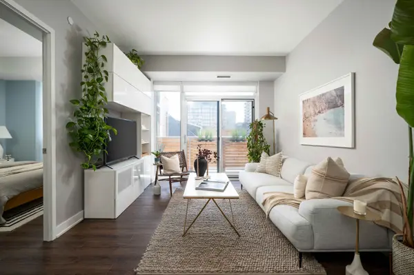 106 Dovercourt RD #321, Toronto C01, ON M6J 3C3