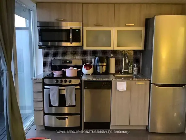 36 Lisgar ST #729E, Toronto C01, ON M6J 0C7