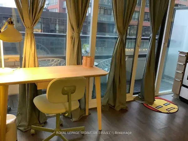 36 Lisgar ST #729E, Toronto C01, ON M6J 0C7