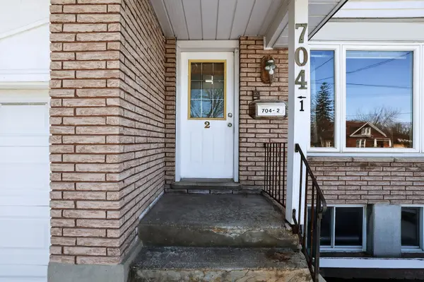 704 Brock ST S, Whitby, ON L1N 4L2