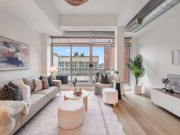 233 Carlaw AVE #811, Toronto E01, ON M4M 3N6