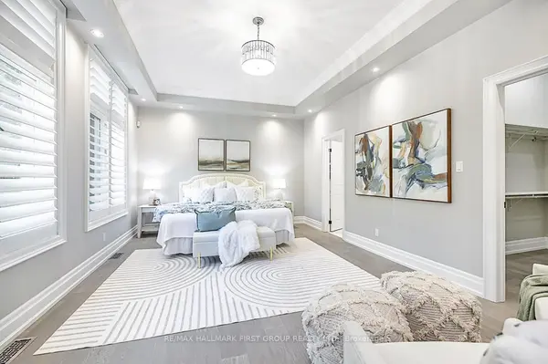 15 Shepherd RD, Whitby, ON L1M 1G8