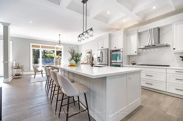 15 Shepherd RD, Whitby, ON L1M 1G8