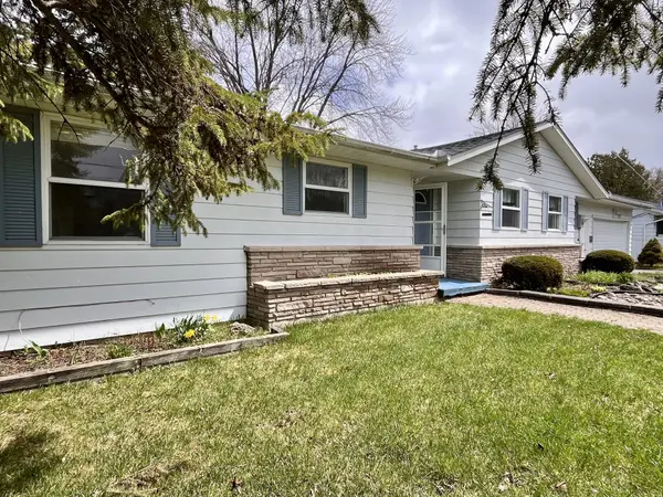 37 Canal ST, Georgina, ON L4P 1K6