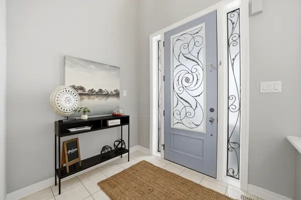 74 Latimer AVE, Essa, ON L0M 1B5