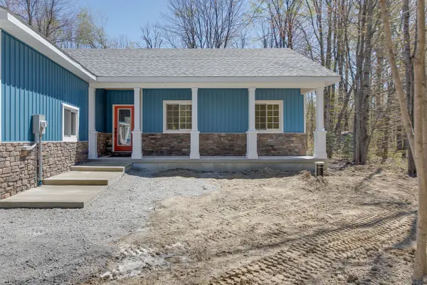 26 MCLEISH DR, Kawartha Lakes, ON L0K 1W0