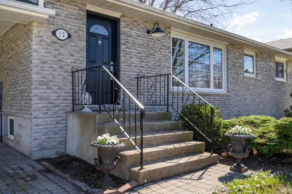 12 Bryan DR, Collingwood, ON L9Y 2K7