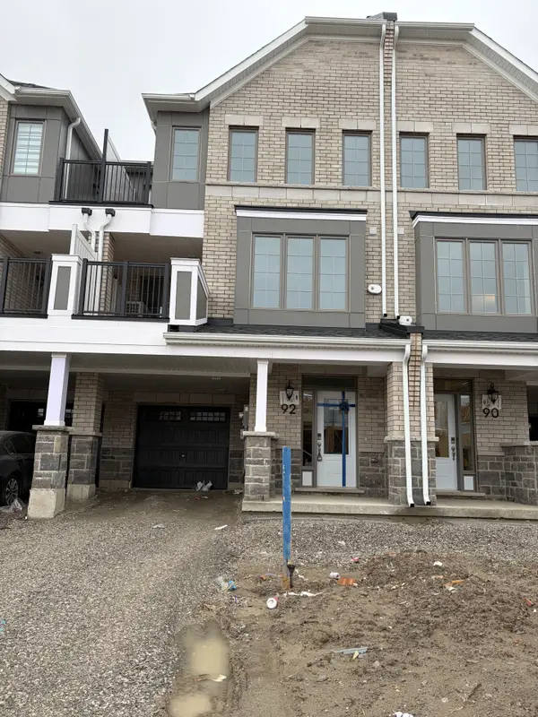 92 Yorkshire DR, Barrie, ON L9J 1B4