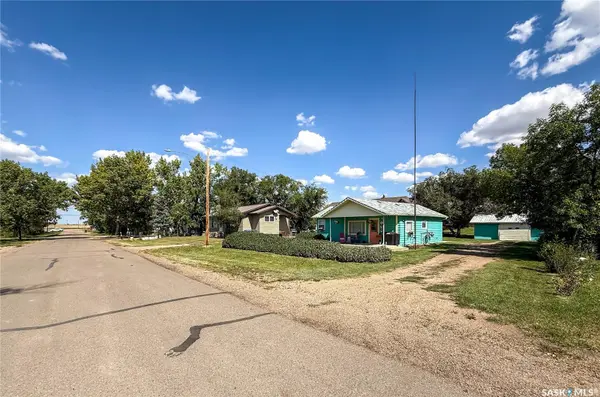 114 1st STREET W, Frontier, SK S0N 0W0