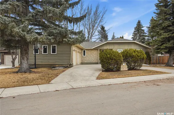 301 Coldspring CRESCENT, Saskatoon, SK S7J 3M9