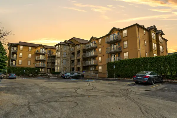 1820 Walkers Line #213, Burlington, ON L7M 4V4