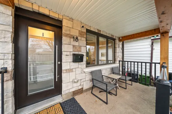 18 Bayliss AVE, Toronto W04, ON M6N 4P3