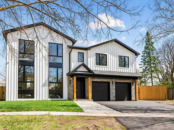 2488 Bridge RD, Oakville, ON L6L 2H2